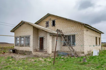 Продажа, здание 655 кв.м с земельным участком, п. Злынское, КН 57:01:1830101:3