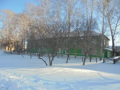 Продажа, здание 1 108 кв.м с земельным участком, п. Бакчарское, КН 70:03:0101003:2994