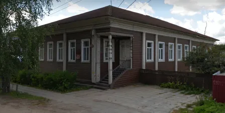 Продажа, здание 2 003 кв.м с земельным участком, г. Вельск, КН 29:01:190113:44