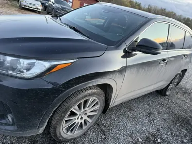 Продажа, Транспортное средство Toyota Highlander, 2018 года выпуска, цвет - черный, VIN 5TDDZRFH50S822105…