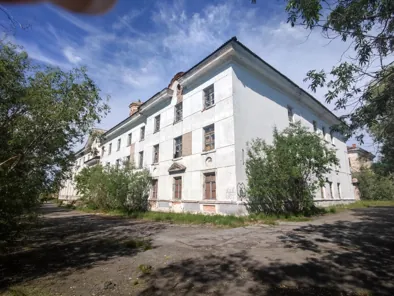 Продажа, здание 3 858 кв.м с земельным участком, г. Воркута, КН 11:16:1704011:88