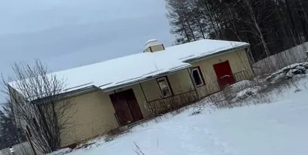 Продажа, здание 160,2 кв.м с земельным участком, г. Тында, КН 28:06:010803:308