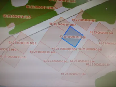 Аренда, земельный участок 1 000 кв.м, ИЖС, с. Крабозаводское, КН 65:25:0000019:1020