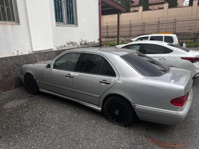 Продажа, Автомобиль Mercedes-Benz E200, 1997 г.в, г/нТ732КК06, цвет-серый