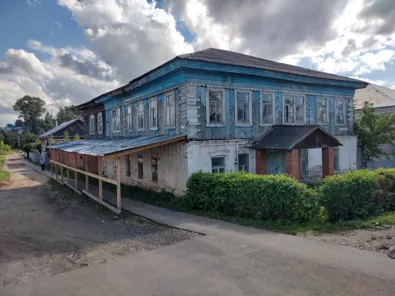 Продажа, здание 405,8 кв.м с земельным участком, с. Сюмси, КН 18:20:049071:79