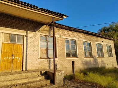 Продажа, здание 1 296,6 кв.м с земельным участком, п. Краснополянское, КН 43:07:020110:378