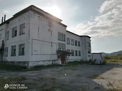 Продажа, нежилое здание 1 881,8 кв.м, с. Зеркальное, КН 25:04:100001:340