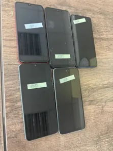 Сотовый телефон Realmi 10; Сотовый телефон Redmi; Мобильный телефон Redmi; Сотовый телефон Redmi 10; Сотовый телефон SAMSUNG. Зарядное отсутствует, б/у, работоспособность не проверялась. (386/26, 394/26, 385/26, 400/26, 120/26)