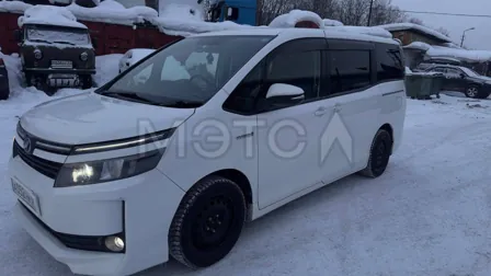 Продажа, Toyota Voxy, 2015 года, 99 лс, 171000 км, АКПП